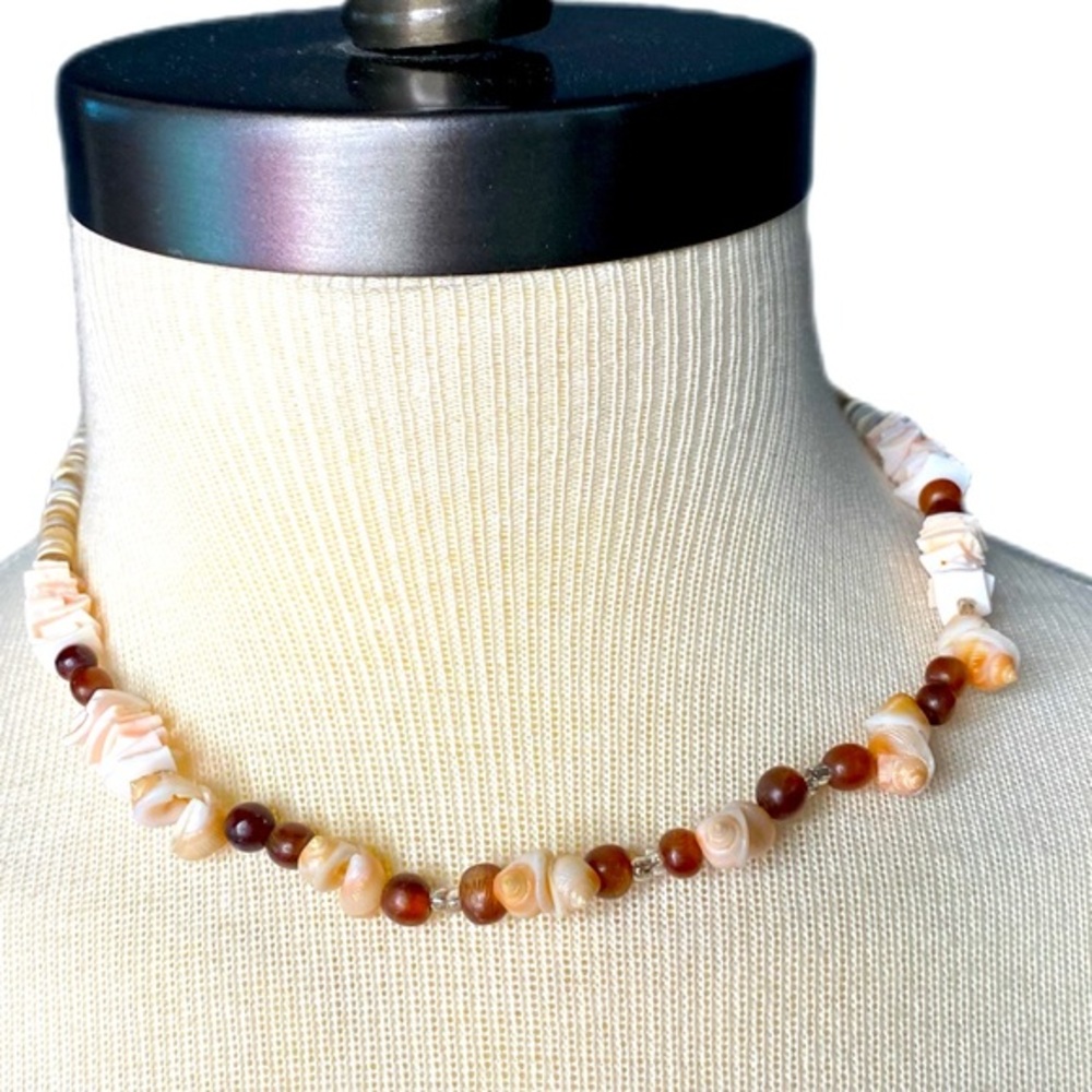NICE Bead and Shell Necklace. NWOT Ivory
